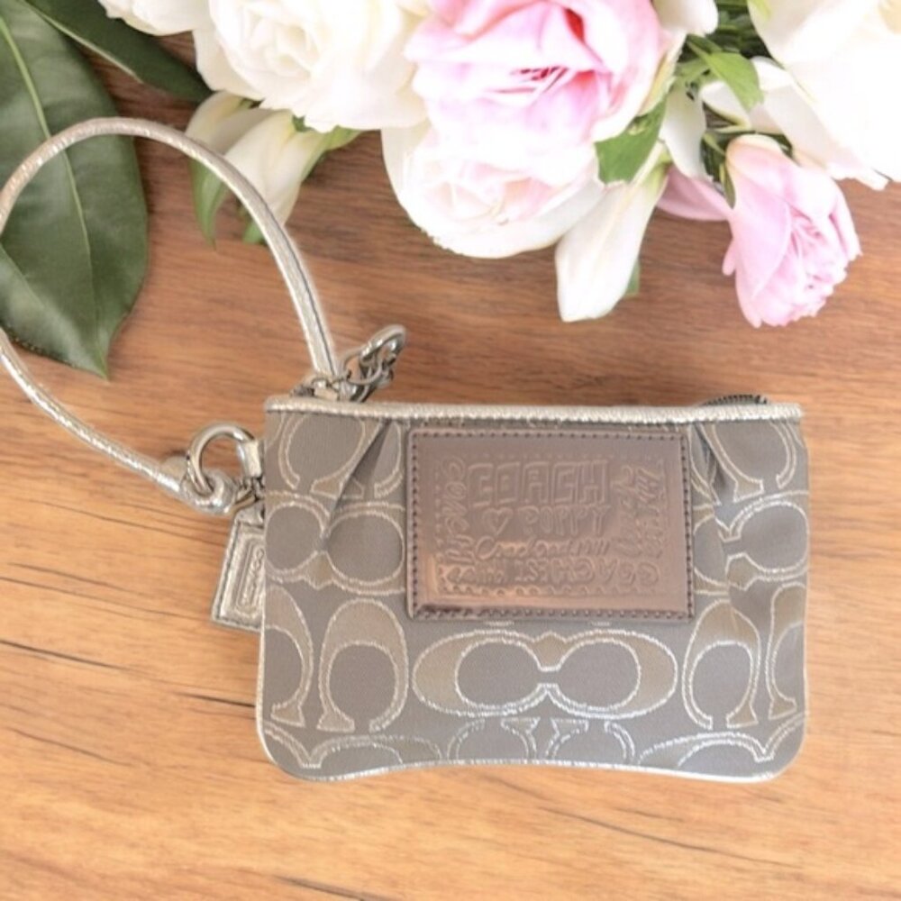 Coach Y2K Poppy Metallic Wristlet w/Hang Tag (EUC) (No Callouts)